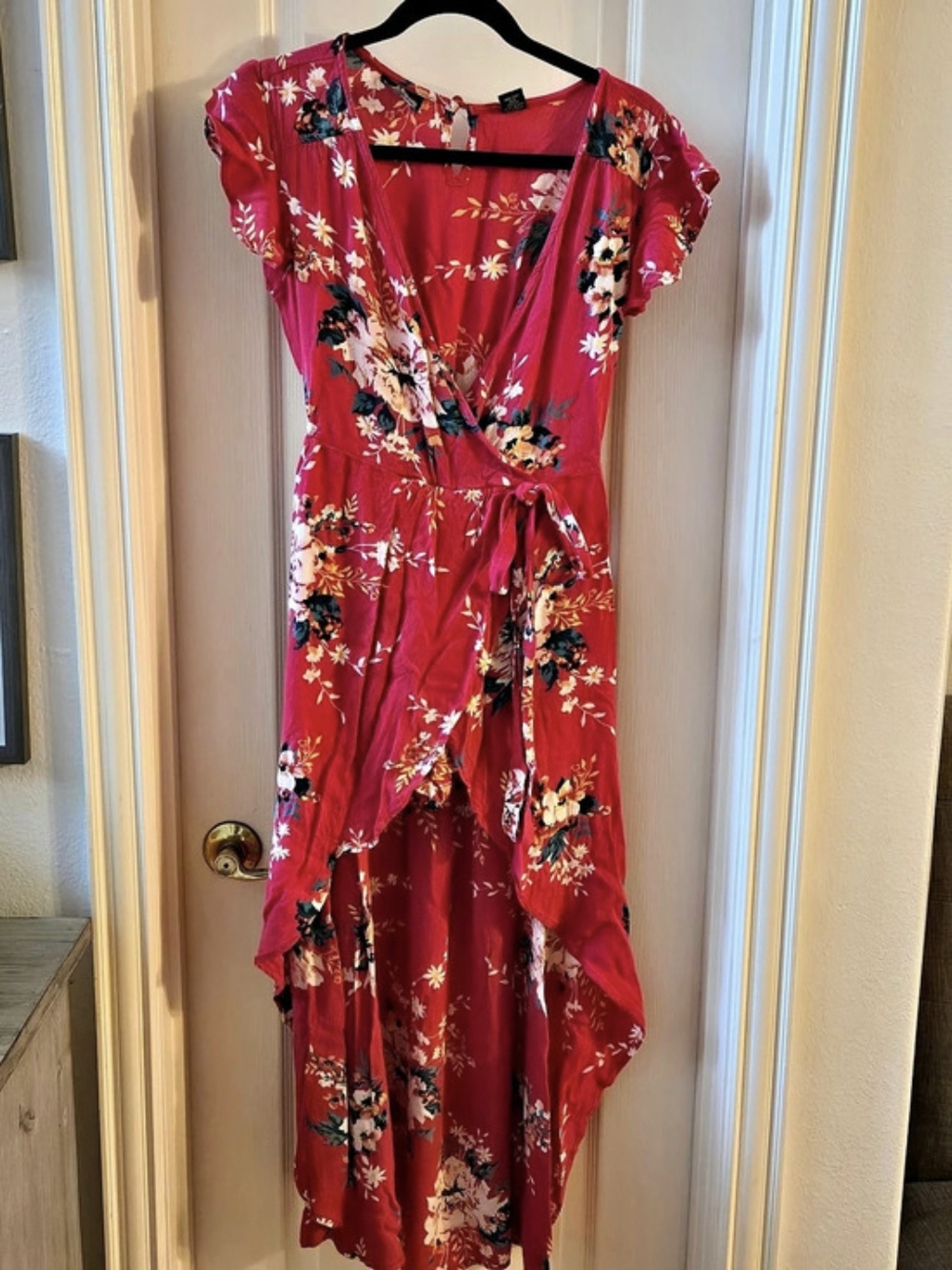 Angie Floral Maxi Dress in Deep Pink Size Medium